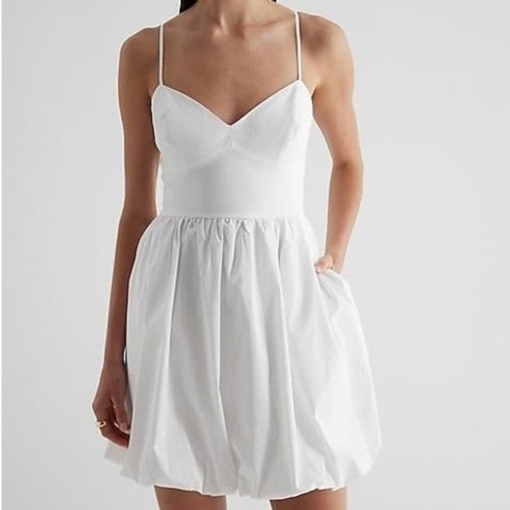 Express Womens White Bubble Hem Mini Dress Smocked Back V-Neck Small Graduation‎
